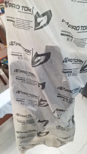 Vendo bau grande com catraca e carenagens da titan 150 original