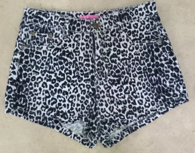 Desapego Usado Shorts Curto estampa animal print oncinha tam PP