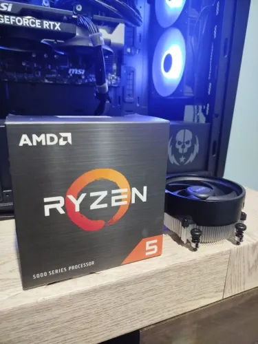 Processador Ryzen 5 5600 c/ cooler box semi-novo com garantia.