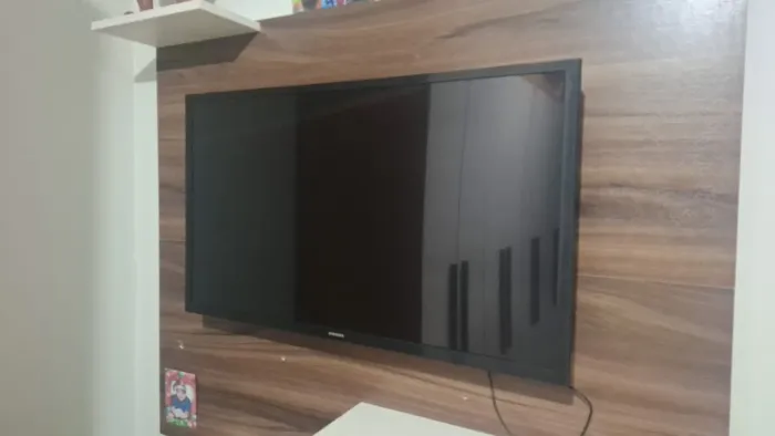 Vendo Tv 32 polegadas semi nova Samsung