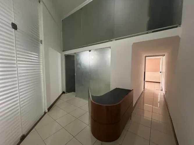 Sala Comercial no Condomínio Empresarial Newton Almeida para venda ou locação no centro da