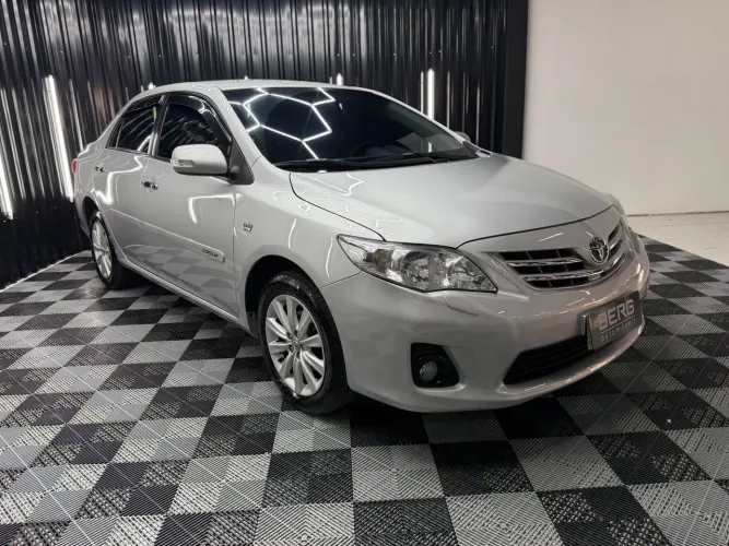 Toyota Corolla Altis 2.0 Flex 16V Aut. 2014