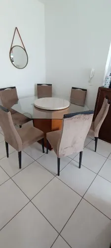 Oportunidade - Mesa de Tampo de Vidro com 6 Cadeiras