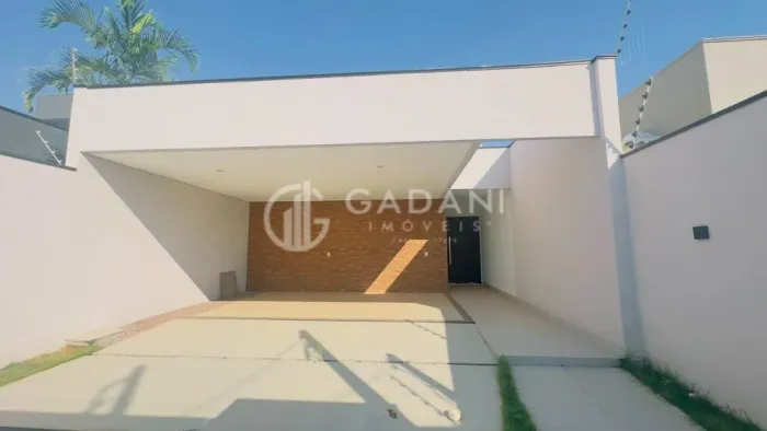 CASA COM 3 QUARTOS SENDO 2 SUITES A VENDA POR R$ 950.000,00 NO JD PARAISO III EM SINOP/MT