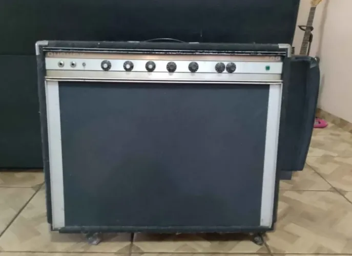 Amplificador Duovox a Válvula em boas condições