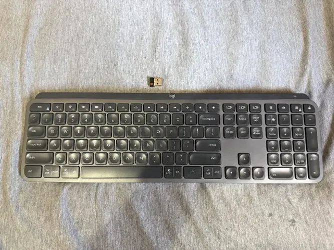 Teclado MX Keys e Mouse MX Master 3 da Logitech, homologado ANATEL