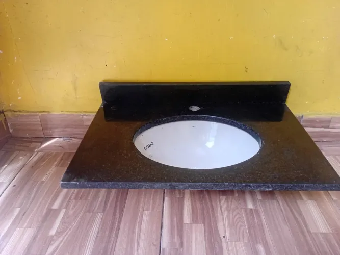 Vendo pia nova de granito R$300