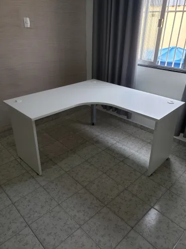 Mesa em L para Escritório/Home Office