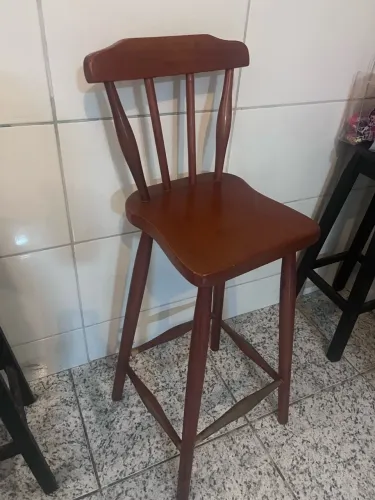Banqueta de madeira