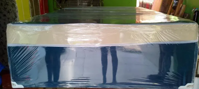 Cama de casal de espuma alta todo no suede