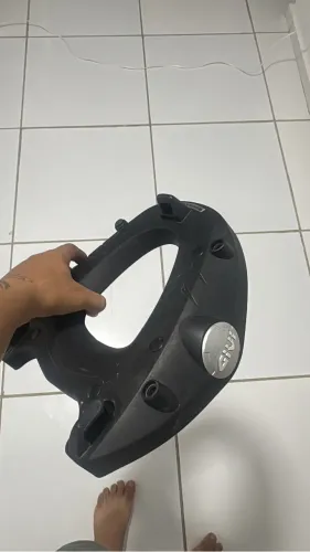 suporte baú givi