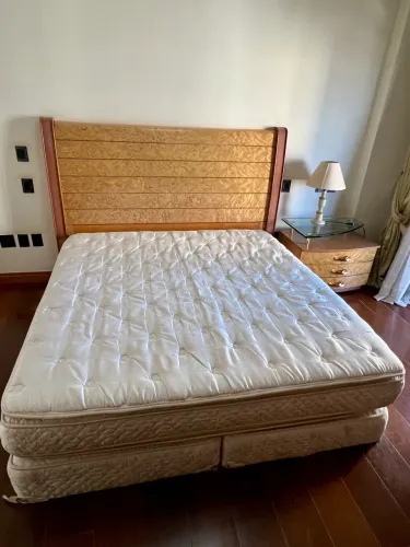 Cama Box King Size Castor Gold Star + Cabeceira Nobre Marfim/Radica -