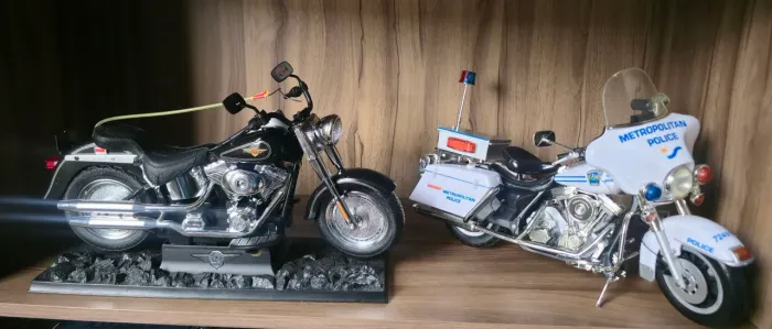 TERMINATOR 2 em Escala 1/6 - Harley-Davidson Fat Boy T-800 + Police T-1000