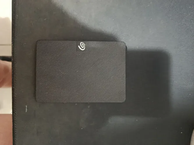 HD externo portátil Seagate 2tb semi novo