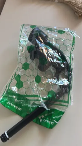 Vendo torneira de pia para parede  regulável novinha 