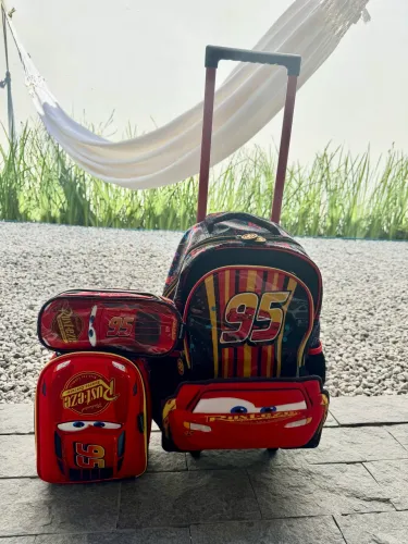 Kit mochila + lancheira + estojo Relâmpago Mcqueen