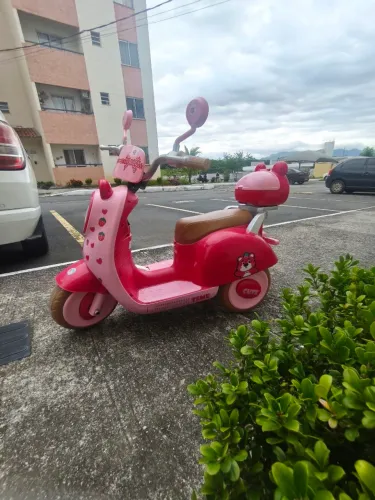 Moto elétrica infantil menina cute rosa, 3v Voltagem do carregador, 110v / 220v
