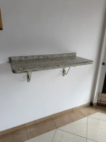 Vendo prateleira de Granito e bancada de Granito para cozinha