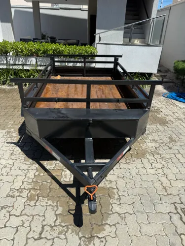 Carretinha Trucada 2,45x1,62 - Ano 2025 - Impecável + Acessórios