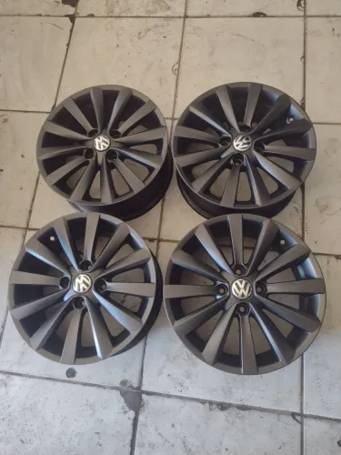 Jogo de roda aro 15 VW original $ 2199