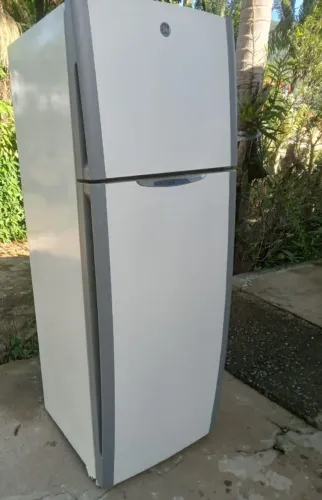 ÓTIMA GELADEIRA SMART FLECH 440LTRS FUNCIONANDO PERFEITAMENTE