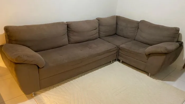 Sofá de canto em L