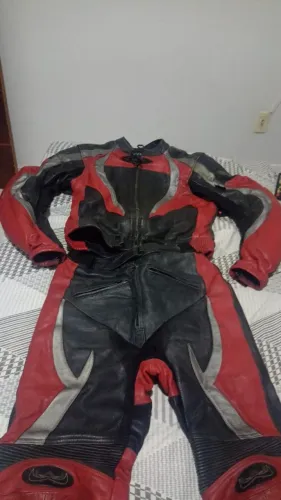 Venda macacão couro