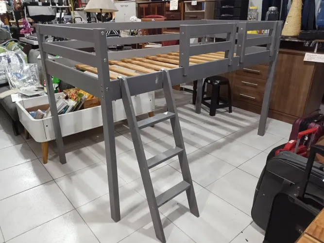 Cama Alta Infantil Solteiro em Madeira 