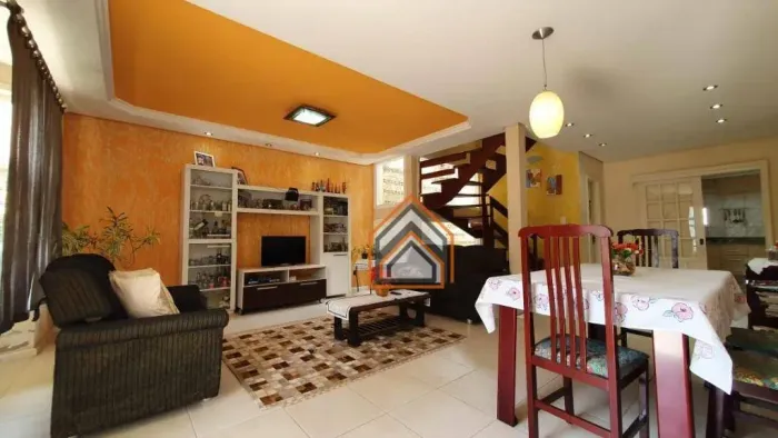 Sobrado com 3 dormitórios à venda, 215 m² por R$ 560.000,00 - Sumaré - Alvorada/RS