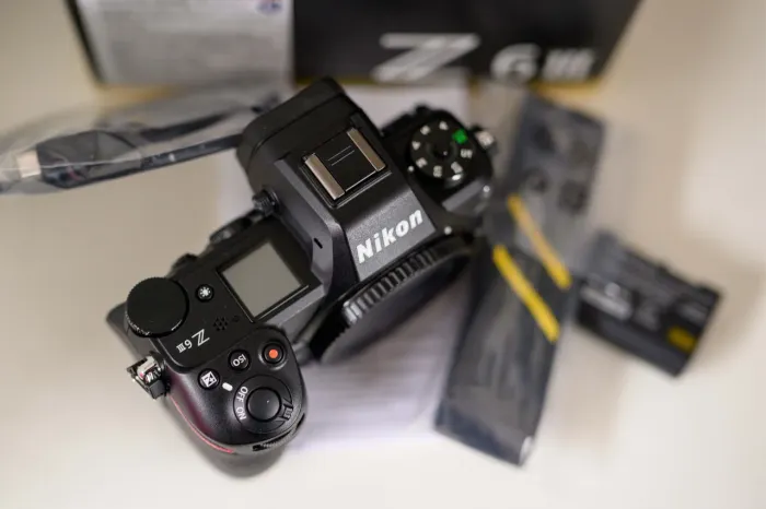 Nikon Z6III completa com apenas 7 mil clicks