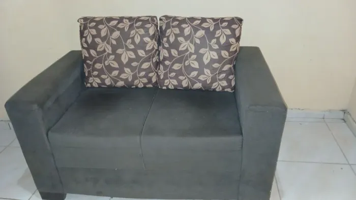 Sofá a venda, contato *13