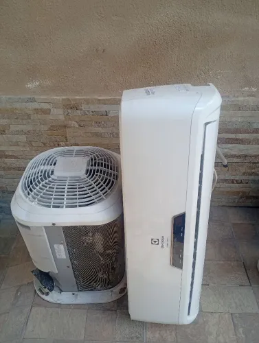 AR-CONDICIONADO ELETROLUX 9.000 BTUS