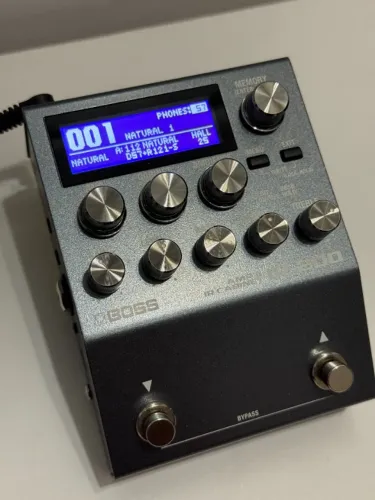 BOSS IR-200 Simulador de Amp & IR Cabinet
