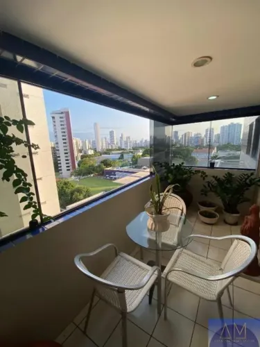Apt nas Graças c/ 120 M², 3 Qts sendo 1 Suíte, Dependencia Completa, 2 Vagas Cobertas
