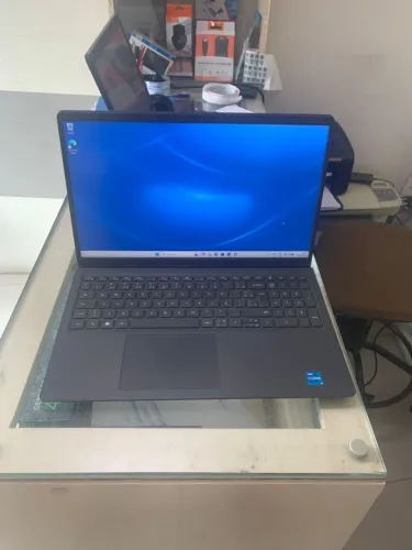 Dell Inspiron 15 3520 i5 12ª geração