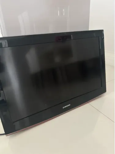 TV Samsung 32" Sinal Digital em HD (NÃO É SMART)