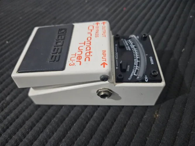 Pedal Afinador Boss TU-3 Chromatic Tuner (Usado / A funcionar a 100%)