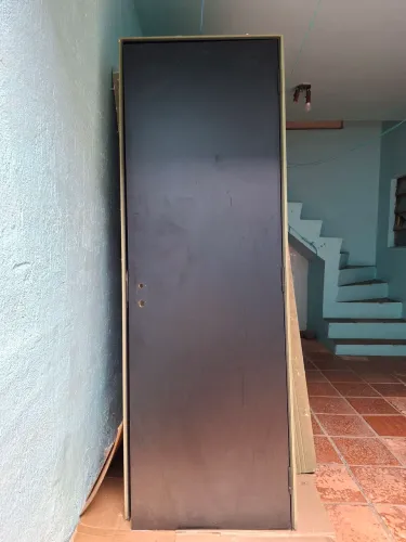 Porta nova em  mdf ultra   , com marco.