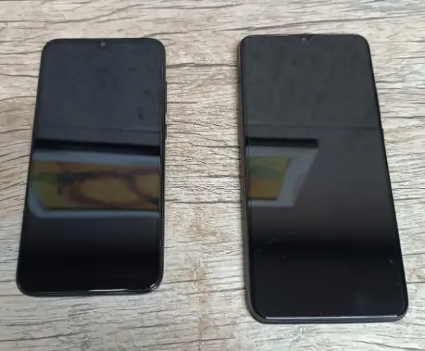 Celular Xiaomi Mi Play congela na logo e Poco M3 não liga