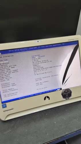 Computador All in One Positivo Union com tela quebrada
