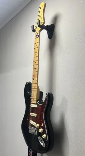 KIT Guitarra Tagima TW Séries TG-530 Stratocaster Preta + pedal + Caixa + acessórios