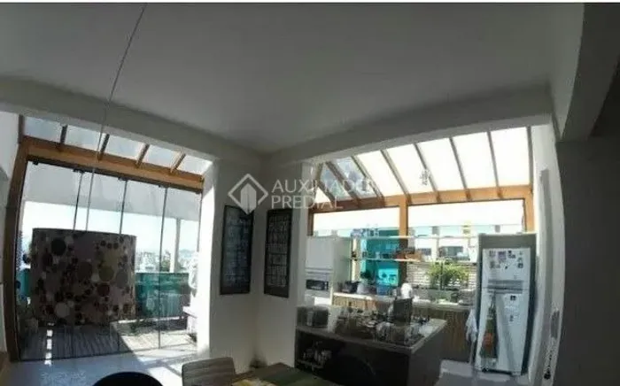 Apartamento duplex com 3 dormitórios localizado no Centro/Florianópolis