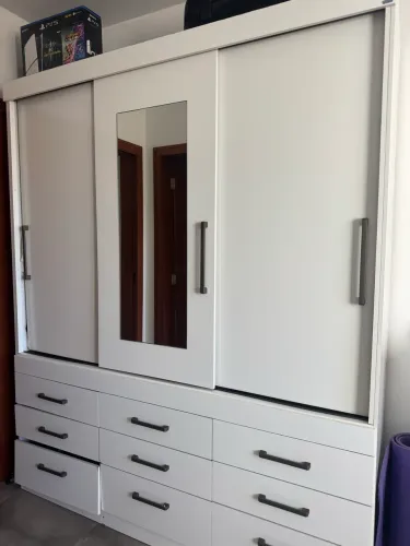 Guarda-Roupa para doação