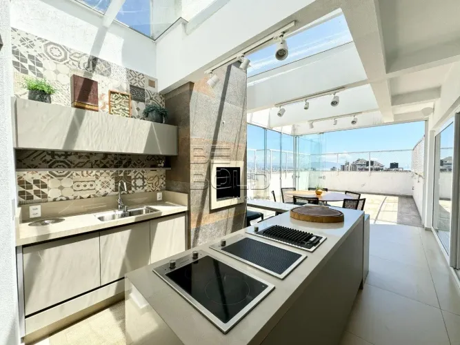 Cobertura plana em condominio completo