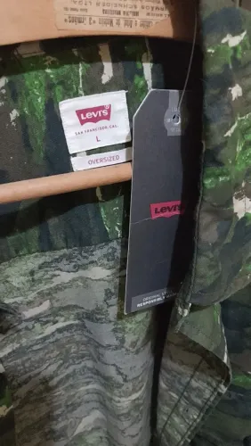 levis
