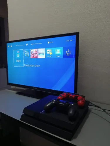 Ps4 Fat com dois controles