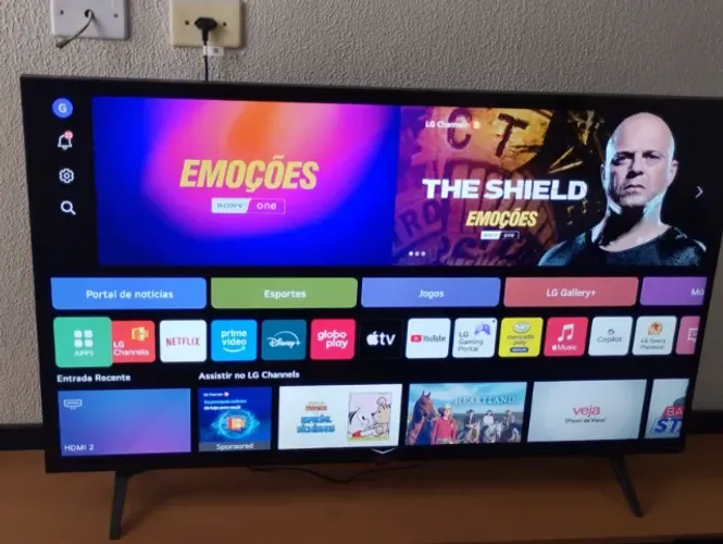 Smart TV LG 50" 4K UT801C + Controle Magic - Praticamente Nova