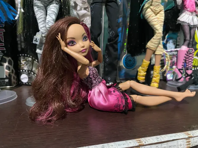 Ever after High briar beauty