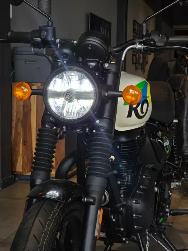 Hunter 350cc Brazil White 2027 - Duvallyer Rodrigues - 21 9 9271 71 82 - Royal Enfield