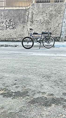 Vendo bicicleta motorizada nova motor 1 mês de uso ARO26